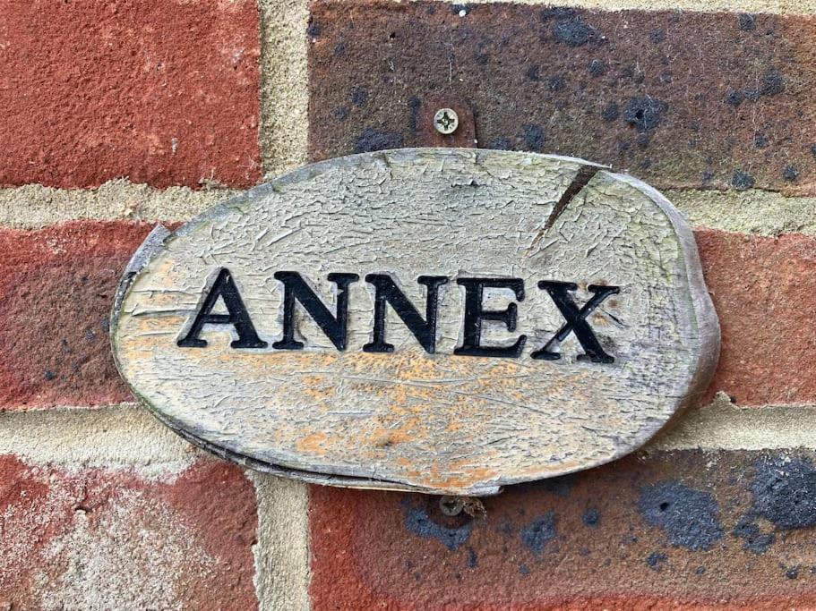 Ferienwohnung The Studio In The Annex Potters Bar Exterior foto